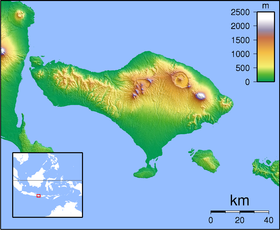 Localisation d'Ubud sur l'île de Bali (Cf. Ubud sur la Wikipedia en anglais)  et, ci-dessous, dans l'archipel indonésien