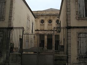 La synagogue de Bayonne vue de la rue Maubec