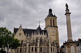 Beaufort-en-Vallée - Eglise Notre Dame (2011).jpg