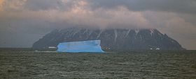 L'île Beaufort et un iceberg