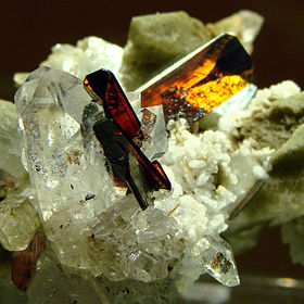 Brookite sur quartz, Pakistan