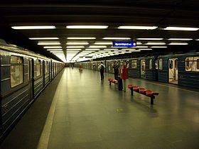 Budapest Metro Határ út.JPG