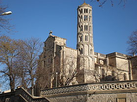 La cathédrale Saint-Théodorit et la tour Fenestrelle