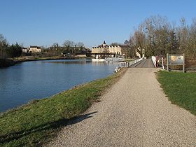 Le canal du Loing à Châlette-sur-Loing.