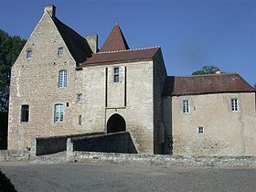 Château de La Mothe, à l'est du village
