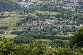 Vue panoramique du village de Cléry