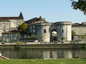 La porte Saint-Jacques et le château François Ier