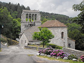 L'église et son clocher à peigne