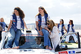 Corentine Quiniou (g.) et Florence Migraine-Bourgnon à Essaouira lors du Rallye Aicha des Gazelles 2009.