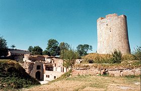 Vue du donjon de Guise depuis la basse cour du Château
