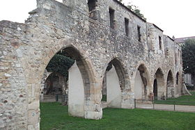 ruines du couvent servant de cadre à un parc.