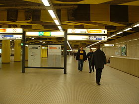 Couloirs de la station « Gare du Midi »