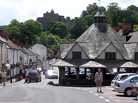 Vieux marché et château de Dunster