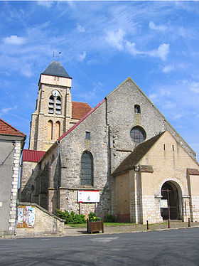 Façade occidentale de l'église Saint-Médard.