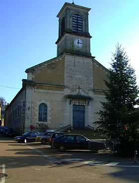 Vue de la façade de l'église Saint-Martin.