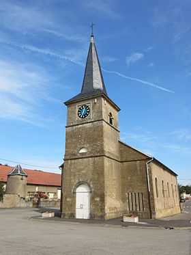 Église paroissiale Saint Willibrord et le colombier.