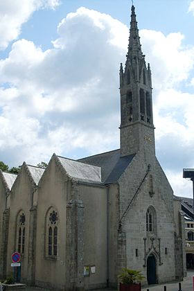 L'église Saint-Thomas Becket depuis la place