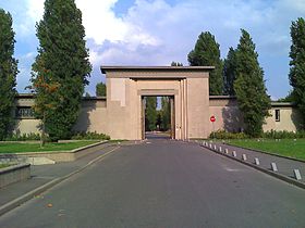 Entrée principale de cimetière