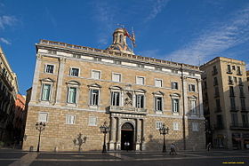 La facade du Palau de la Generalitat depuis la place Sant Jaume.