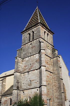 Le clocher de l'église de Fixin en Côte-d'Or.