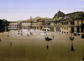 La place Masséna et à droite le Casino municipal vers 1890