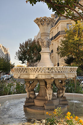 Fontaine de la Place François Ier.jpg