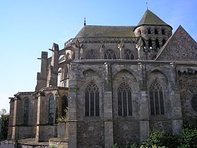 Chœur et transept de l'abbatiale Saint-Sauveur.