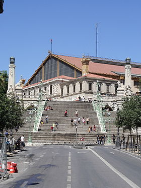 La gare Saint-Charles vue depuis le boulevard d'Athènes