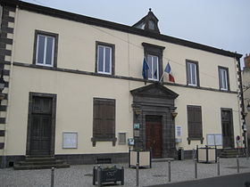 la mairie de Gerzat en 2011