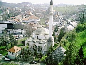 Le centre de Gradačac, avec la Mosquée Husein