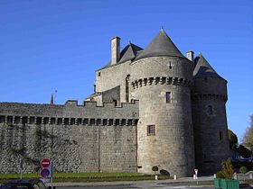 Porte Saint-Michel, porte d'entrée principale de la cité médiévale