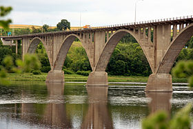 Le pont Hugh-John-Flemming