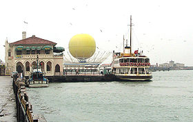 Kadıköy Wharf and Türkbalon.jpg