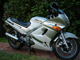 Kawasaki ZZR 250 2.jpg