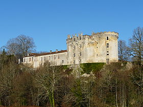 La façade sud du château de La Chapelle-Faucher
