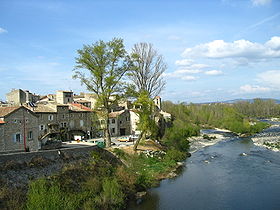 Lanas au bord de l'Ardèche.