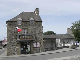 Mairie de Lanhélin.