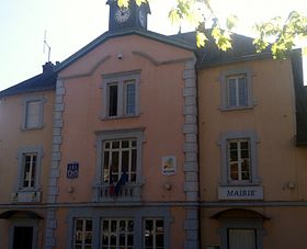 La mairie de Neyron, place Victor Basch