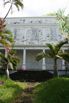 Vue de la partie centrale de la façade avant de la maison du Premier président de la cour d'appel