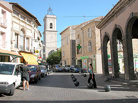 Vue du centre ville de Marseillan