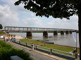 Le pont de Mauves, sur la Loire.
