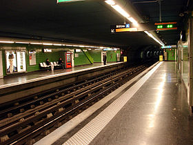 Metro de Marseille - La Timone 01.jpg