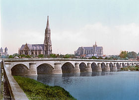 Le grand pont des Morts, la basilique Saint-Vincent, le temple de Garnison et la cathédrale Saint-Étienne, début du XXe siècle.