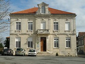 La mairie de Montembœuf