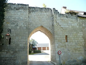 Montreuil Bellay - Porte du Moulin 1.jpg