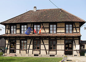 La Maison Péronne, la mairie et Maison commune