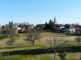 Le bourg de Négrondes