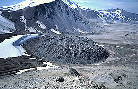 Vue du dôme de lave du Novarupta formé au cours de l'éruption.