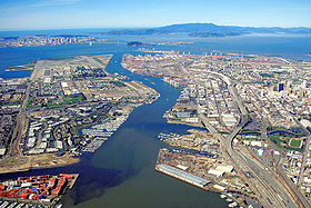 Vue aérienne du port d’Oakland