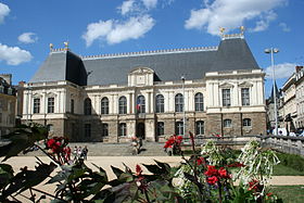 Le palais du parlement de Bretagne, reconstruit après l'incendie de 1994. Il abrite la cour d'appel de Rennes.